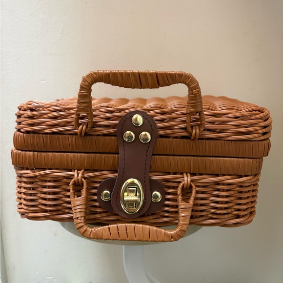Brown Woven Wicker Storage Basket - Picture 5 of 13
